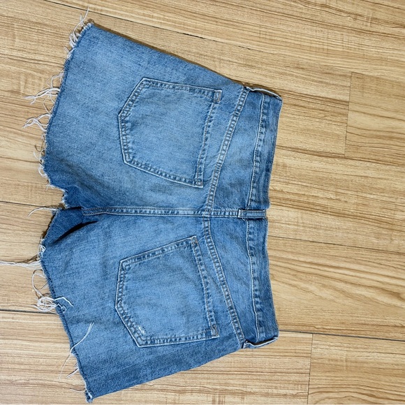 Old Navy Women's Ripped Jean Shorts - Picture 3 of 9